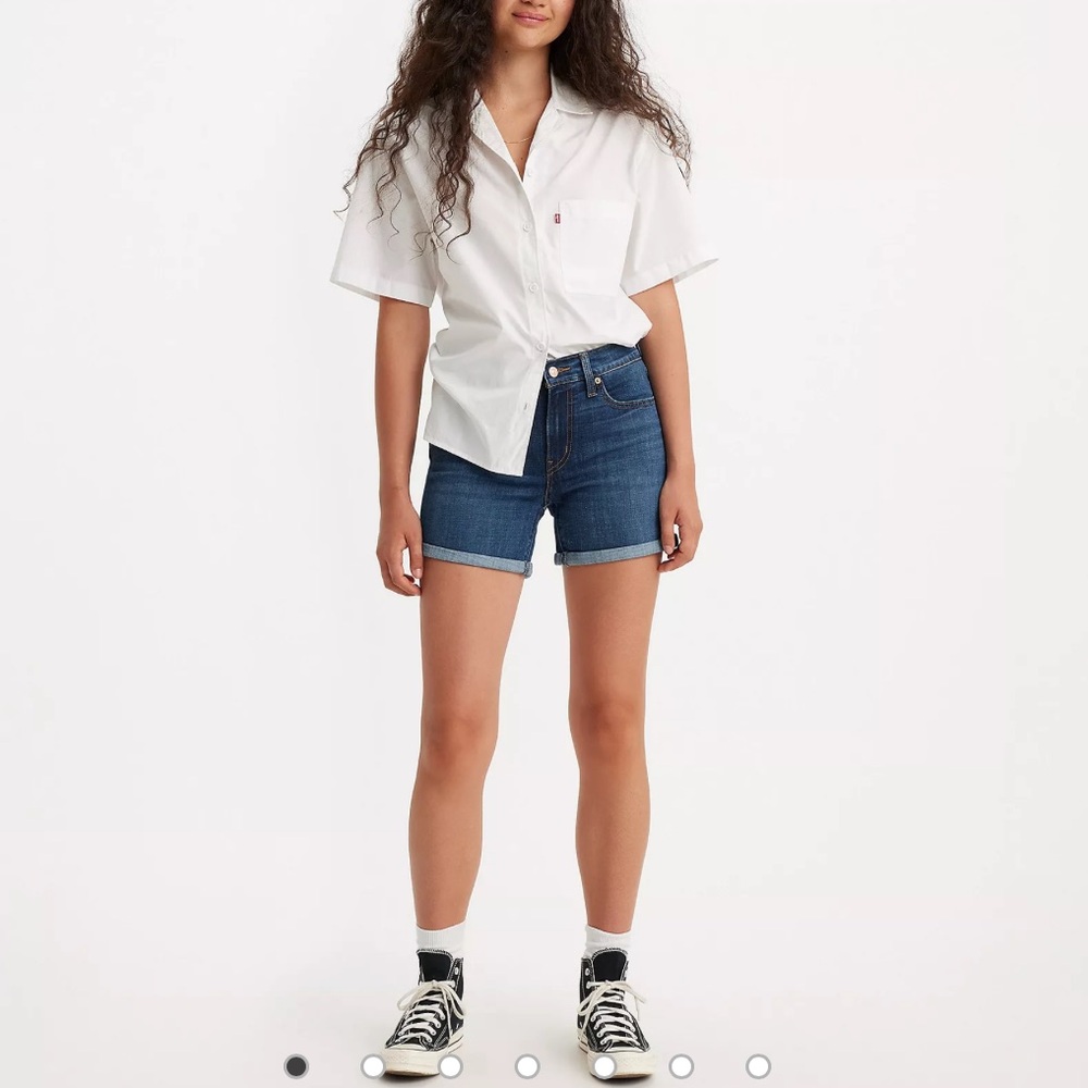 Levi’s Mid Rise Mid-Length Shorts